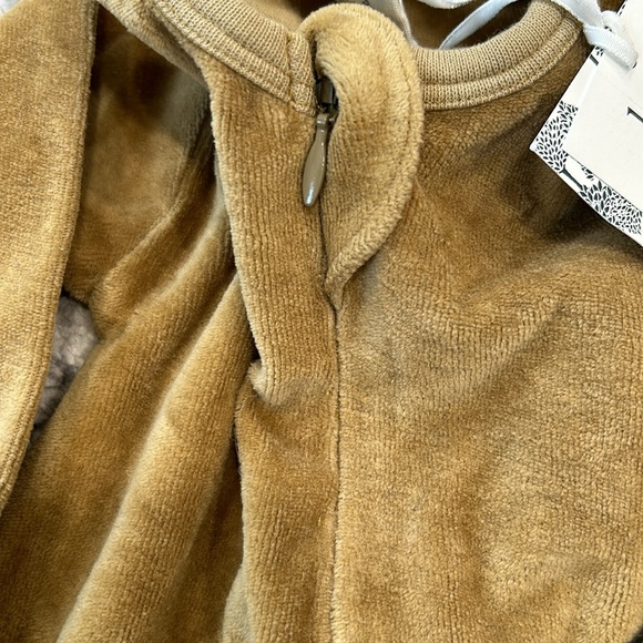Kate Quinn gold velour sleeper/footie - Picture 3 of 3